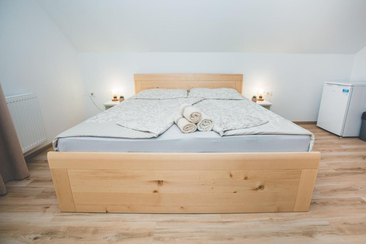 Apartma Pri Bostjanu Škofja Loka Exteriör bild